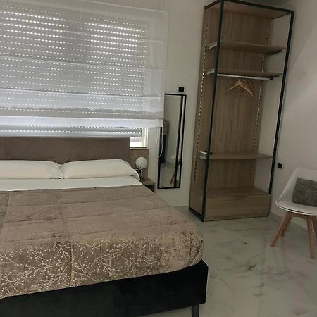 B&B Garibaldi Road Naples Luaran gambar