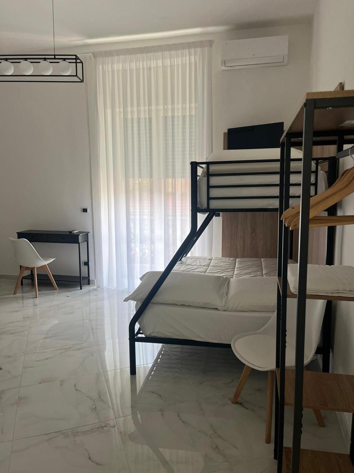 B&B Garibaldi Road Naples Luaran gambar